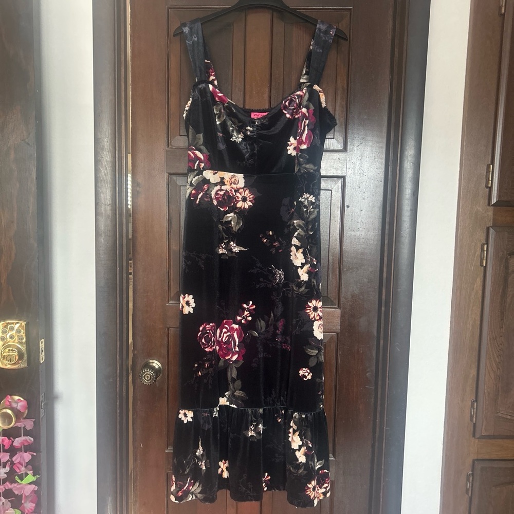 Betsey Johnson Black Velvet Floral Midi Dress